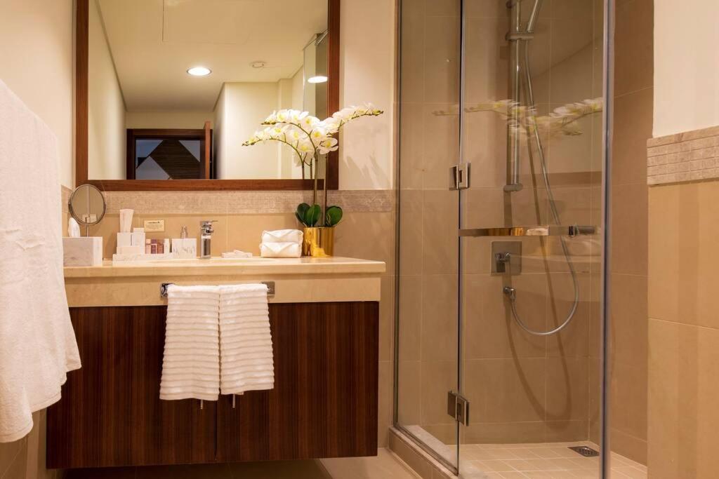 First Class 3br With Full Burj Khalifa And Fountain View Dubai